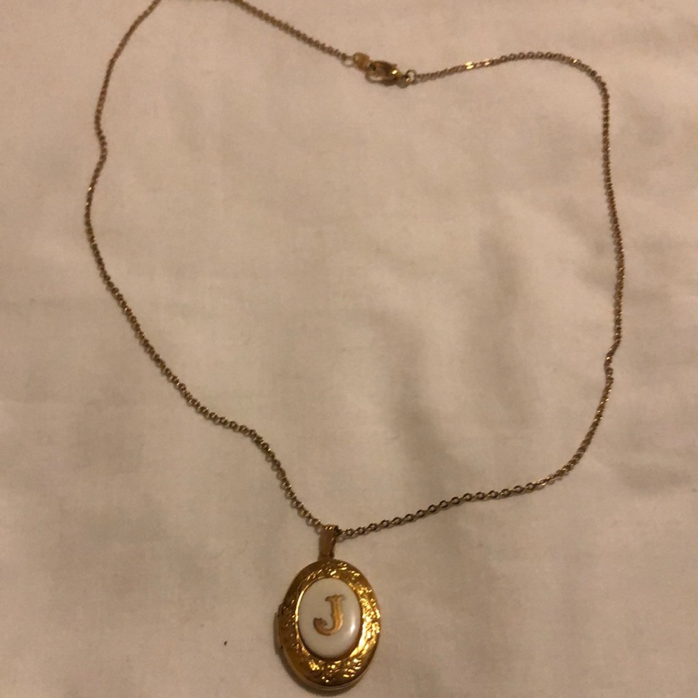 Avon Floral Engraved Photo Locket Initial J Oval Pendant Chain Necklace 24"